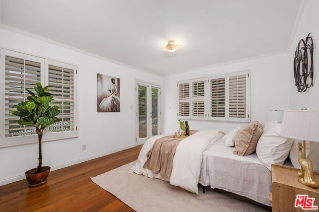 10545 Selkirk Lane, Los Angeles CA: https://media.crmls.org/mediaz/9a562ff1-7459-4f1d-983f-642291641f80.jpg
