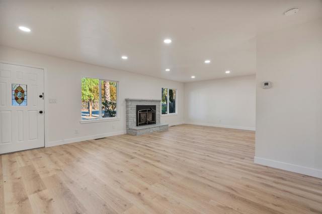 1150 Bonnie View Road, Hollister CA: https://media.crmls.org/mediaz/9a56c66c-394c-4d0c-add6-ec867abcac07.jpg