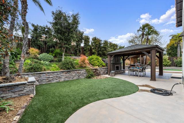 1619 Corte Verano, Oceanside CA: https://media.crmls.org/mediaz/9a570fdb-1ab9-4f97-b4f5-1571346e89a2.jpg