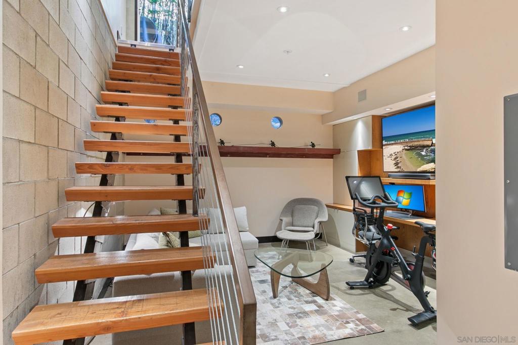 3033 India St. - photo 9