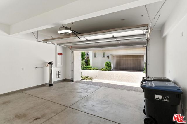182 Plum Lily, Irvine CA: https://media.crmls.org/mediaz/9a5754fa-d917-4b46-abb2-3be1626511af.jpg
