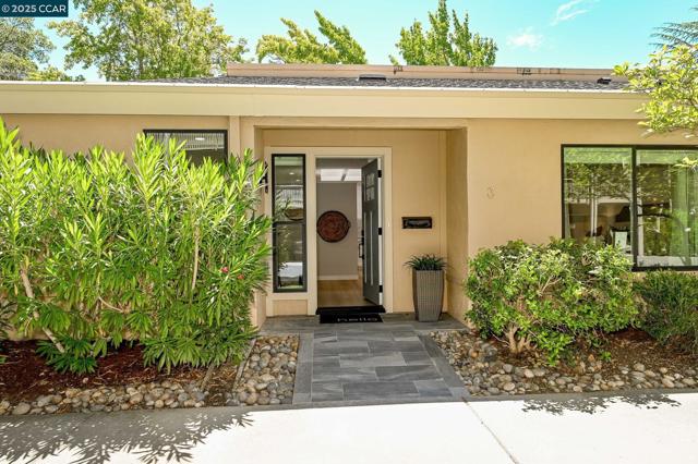 3209 Golden Rain Rd, Walnut Creek CA: https://media.crmls.org/mediaz/9a5774e3-8028-4d03-892d-6bdf357c2b6c.jpg