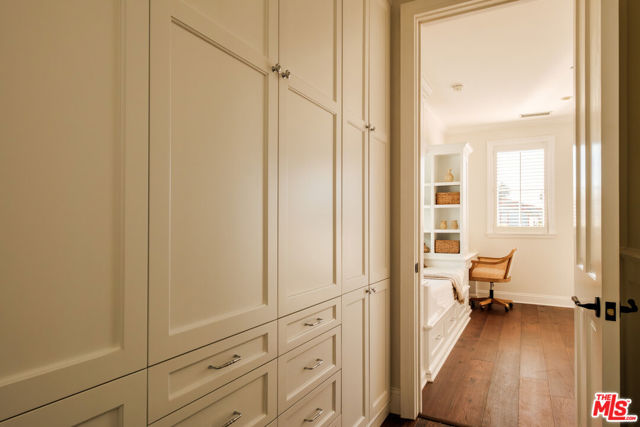 2248 Kelton Avenue, Los Angeles CA: https://media.crmls.org/mediaz/9a57d1a6-40f6-491a-8619-3be966b8a99e.jpg