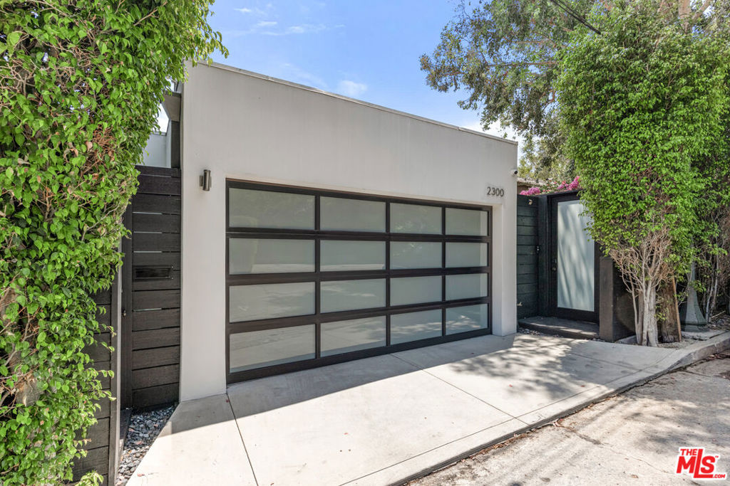 2300 Ronda Vista Drive