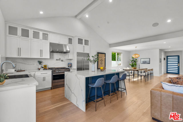 16820 Mccormick Street, Encino CA: https://media.crmls.org/mediaz/9a5a38cd-ea11-490a-be3c-5f2f6a829427.jpg