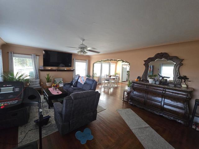 5985 Monterey Road, Gilroy CA: https://media.crmls.org/mediaz/9a5a3d78-daa5-4b92-8c60-6598c1be915b.jpg