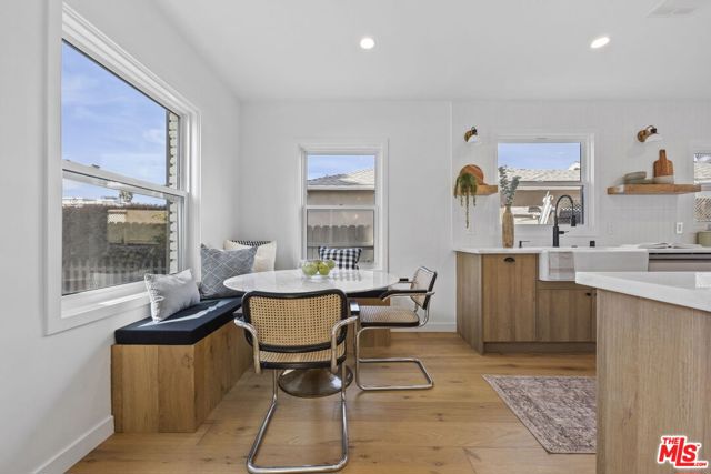 3908 Bentley Avenue, Culver City CA: https://media.crmls.org/mediaz/9a5a6b31-32f6-43f6-a1c9-1cc28f2b0a54.jpg