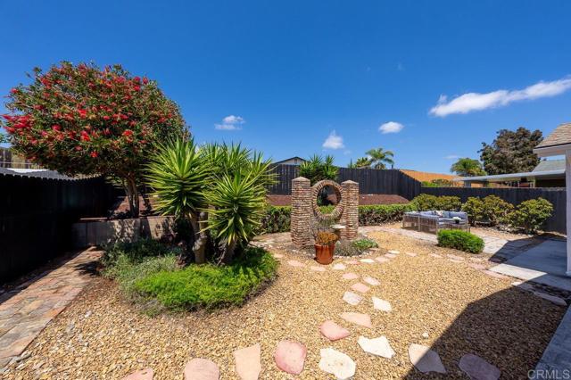 8184 Flanders Drive, San Diego CA: https://media.crmls.org/mediaz/9a5ae356-5f2b-45a9-b751-56b66c7b7f6f.jpg