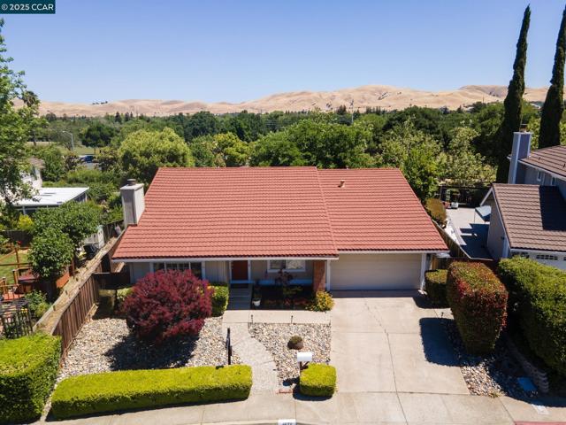 4672 N Larwin Ave, Concord CA: https://media.crmls.org/mediaz/9a5aebdd-6b0f-42a9-8d29-55662b9fbd03.jpg
