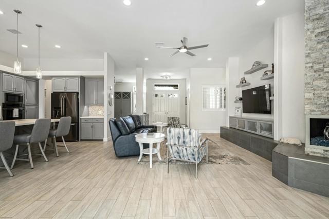 6 Taylor Avenue, Palm Desert CA: https://media.crmls.org/mediaz/9a5b49a1-5d9e-4abe-ae80-808f723d2a3f.jpg