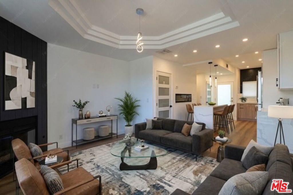 2500 Abbot Kinney Boulevard #11