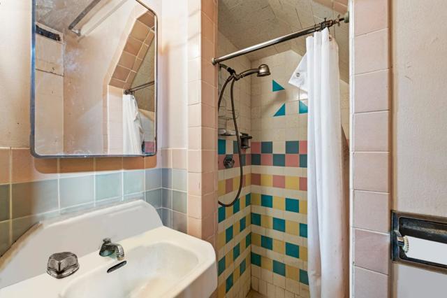 64 Crestview Avenue, Daly City CA: https://media.crmls.org/mediaz/9a5c94ec-8041-4a10-a090-a2fb0e562fe1.jpg