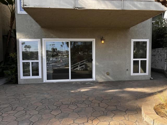 4587 Cove Drive, Carlsbad CA: https://media.crmls.org/mediaz/9a5cfd35-2183-4ba6-bbb7-68222f3f86b0.jpg