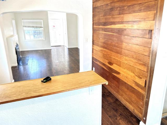 1933 103rd. Ave., Oakland CA: https://media.crmls.org/mediaz/9a5d193b-4f83-4f02-9007-42754a7fcc25.jpg