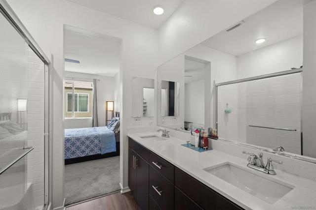 5506 Sandcliff Ln, San Diego CA: https://media.crmls.org/mediaz/9a5d23e4-45e3-4346-a208-920aee284735.jpg