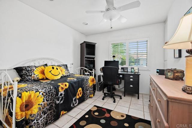 2175 Castilla Way, Oceanside CA: https://media.crmls.org/mediaz/9a5d51b8-7e95-4aa4-80a5-69dd51efefdb.jpg