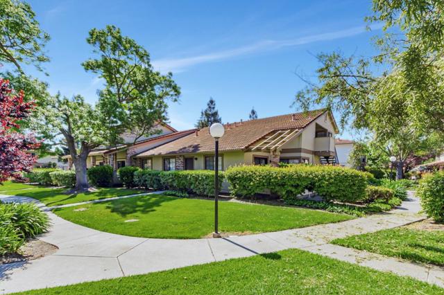 5360 Colony Park Circle, San Jose CA: https://media.crmls.org/mediaz/9a5d9dd0-0628-4e50-85c9-6f07b369754a.jpg