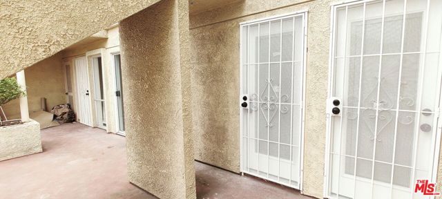 108 W Maple Street, Glendale CA: https://media.crmls.org/mediaz/9a5da342-defe-4231-905c-aca3890969ce.jpg