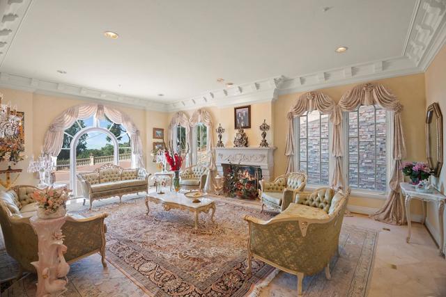 16840 Cypress Way, Los Gatos CA: https://media.crmls.org/mediaz/9a5dedec-df3f-46cd-b9ed-dd9022f139b1.jpg