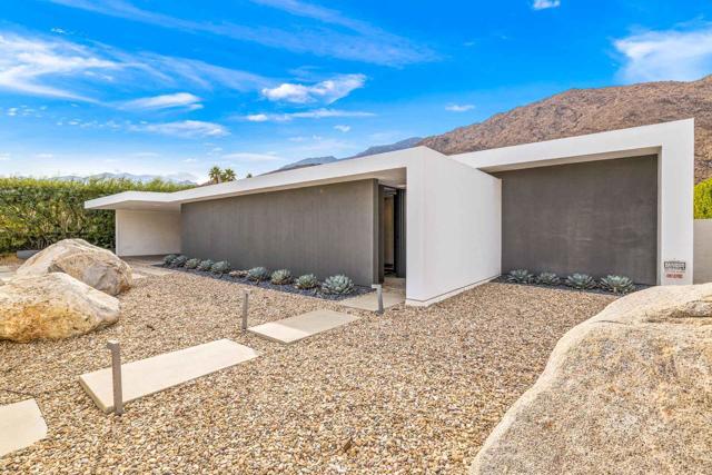 1961 S Palm Canyon Drive, Palm Springs CA: https://media.crmls.org/mediaz/9a5df924-f469-435c-aaa7-d6af0704a0d7.jpg