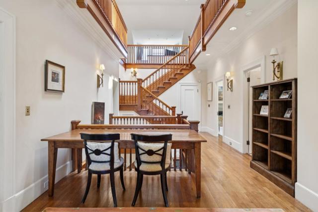 900 University Avenue, Palo Alto CA: https://media.crmls.org/mediaz/9a5e1088-0593-40a2-956f-2a5d00df3b9f.jpg