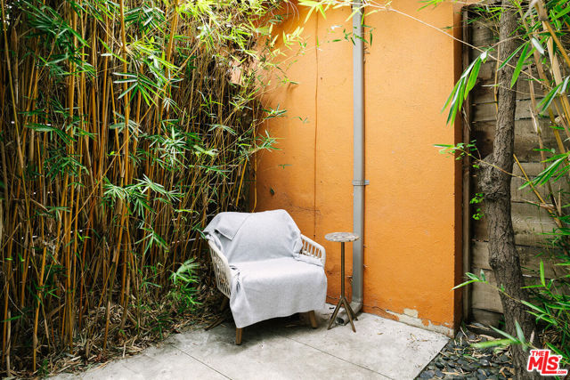 803 Boccaccio, Venice CA: https://media.crmls.org/mediaz/9a5e86fb-45ea-4f41-8d4f-f6327ad11138.jpg