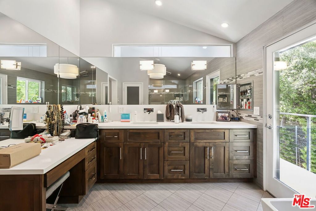 MLS #25556461 img 48