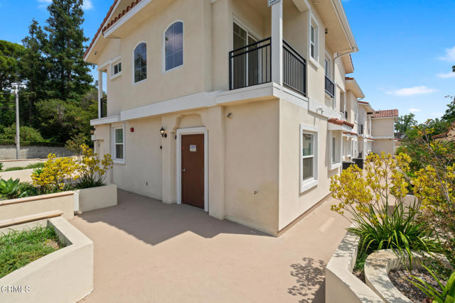 Detail Gallery Image 2 of 31 For 300 E Alhambra Rd a,  Alhambra,  CA 91801 - 2 Beds | 3 Baths
