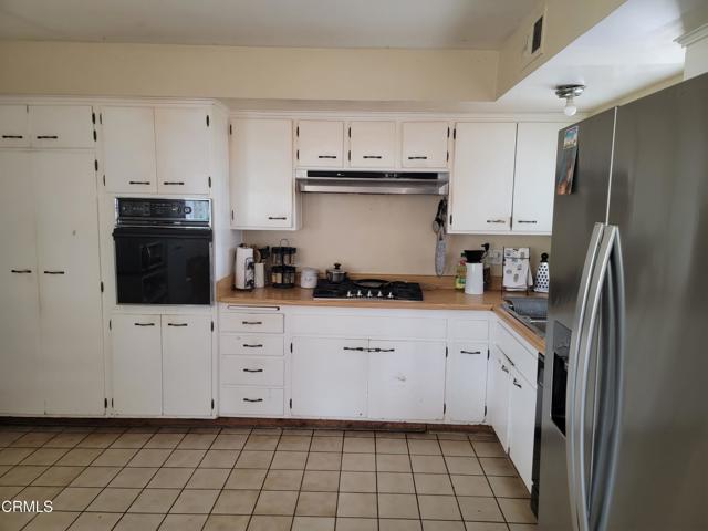 1963 Sorrel Street, Camarillo CA: https://media.crmls.org/mediaz/9a603b0a-d535-40b6-b696-e7f8cd83c62b.jpg