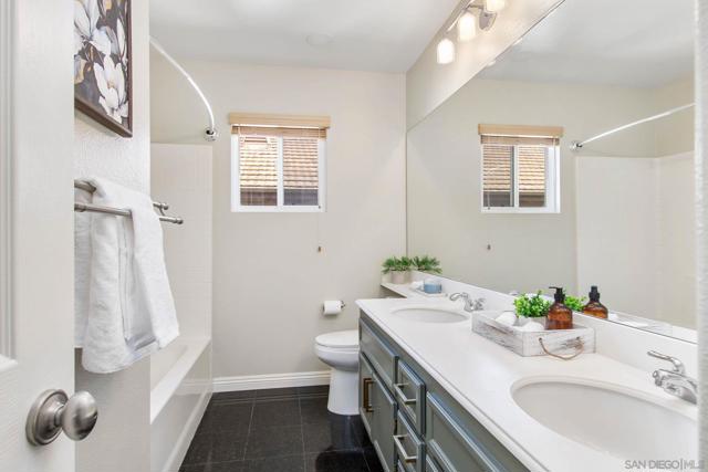 10618 Wincheck Rd, San Diego CA: https://media.crmls.org/mediaz/9a607adb-4192-42b3-b289-454611bf644f.jpg