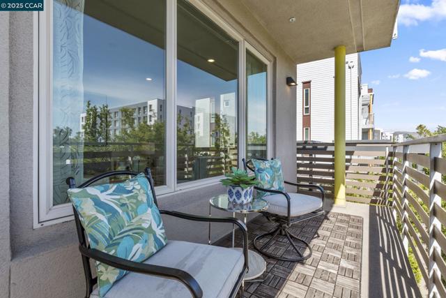 320 Riesling Ave, Milpitas CA: https://media.crmls.org/mediaz/9a60a363-86bb-426a-b2b4-446eb7dabda9.jpg