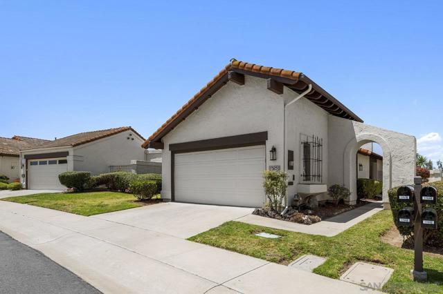 17676 Corte Sobrado, San Diego CA: https://media.crmls.org/mediaz/9a613b0e-fdfe-478e-a5c6-8c70d0d352e3.jpg