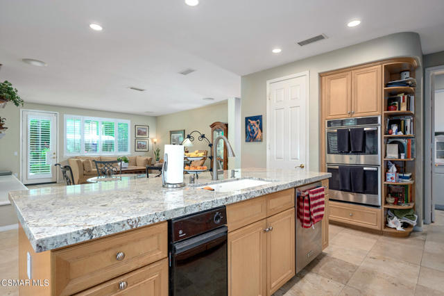 4566 Bluewood Court, Moorpark CA: https://media.crmls.org/mediaz/9a624eda-a486-4c53-ab85-3c73f590f76d.jpg