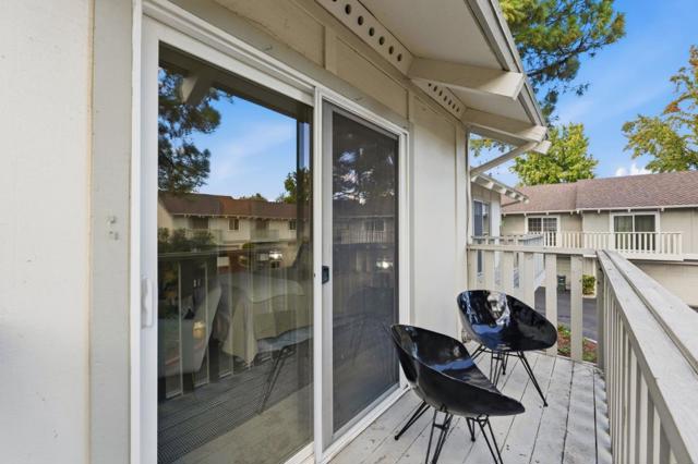 10969 Northshore Square, Cupertino CA: https://media.crmls.org/mediaz/9a62fe94-9b14-4a0c-807a-b301ec5e6e57.jpg