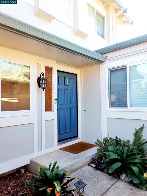 1936 Nero Ct, Walnut Creek CA: https://media.crmls.org/mediaz/9a63036f-59a8-4960-8cde-570d06eca6bb.jpg