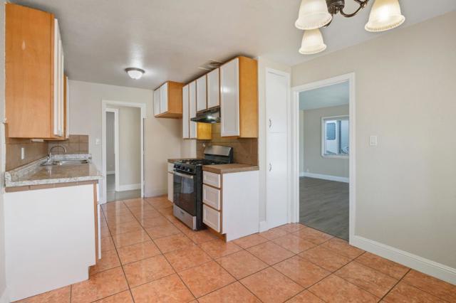 957 Oakwood Avenue, Vallejo CA: https://media.crmls.org/mediaz/9a635a78-332d-4dd8-9058-8a7d81b680cc.jpg