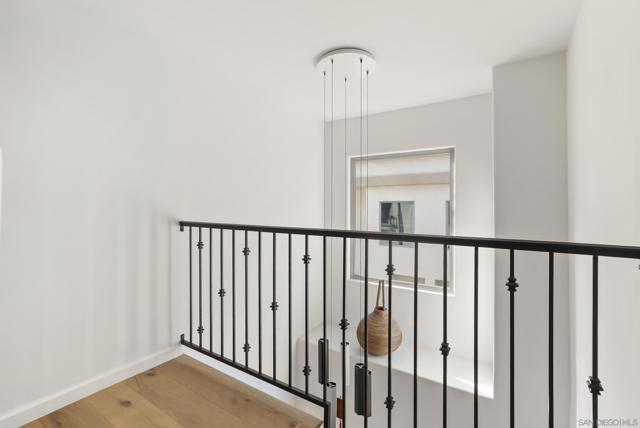 7520 Draper Ave, La Jolla CA: https://media.crmls.org/mediaz/9a637397-8f10-42eb-aee8-b77275bdb5d1.jpg