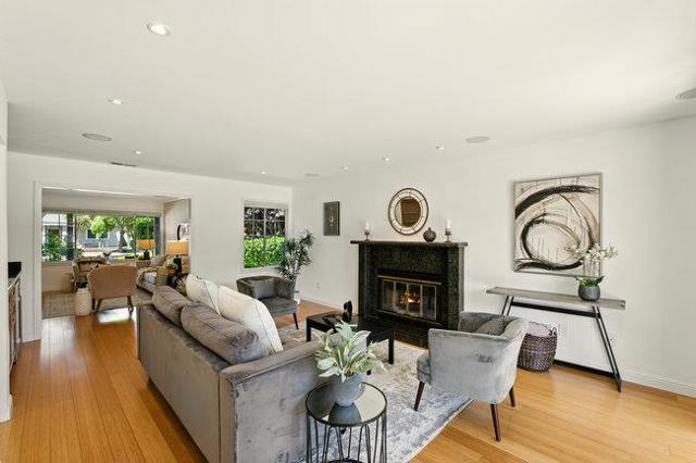 1943 Kentucky Street, Redwood City CA: https://media.crmls.org/mediaz/9a638885-60db-4075-8dcc-c45d74867b65.jpg