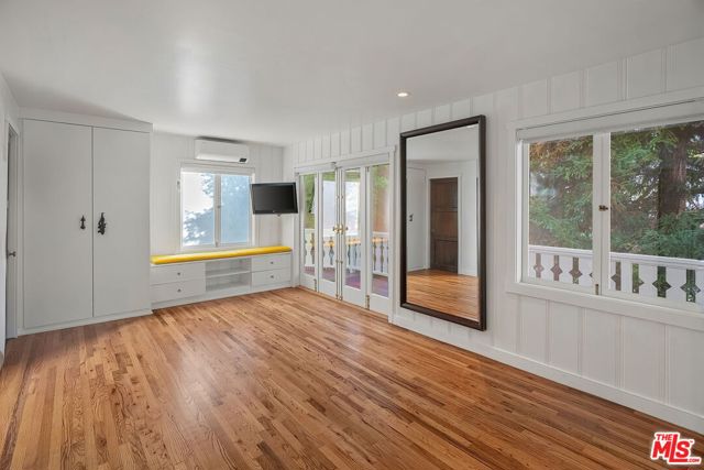 339 Adelaide Drive photo 22