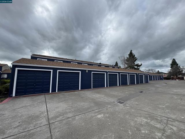 26 El Capitan Ln, Antioch CA: https://media.crmls.org/mediaz/9a65e512-5f0c-4c1d-b68b-b2bfd1b08d62.jpg