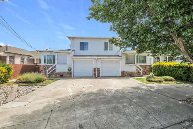 378 Park St, San Leandro CA: https://media.crmls.org/mediaz/9a663931-3442-4e75-8006-26a780696f22.jpg
