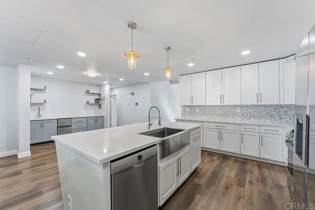 927 Cottonwood Court, Corona CA: https://media.crmls.org/mediaz/9a66888a-f869-4d95-adea-7af1af184979.jpg