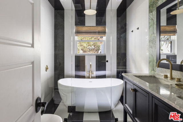 2936 La Castana Drive, Los Angeles CA: https://media.crmls.org/mediaz/9a679cd8-46f7-492e-b06d-7f743fbdae4b.jpg