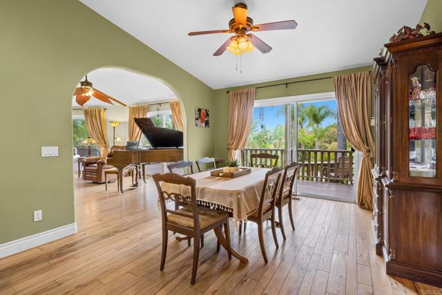 31619 21 Via Puerta Del Sol, Bonsall CA: https://media.crmls.org/mediaz/9a67be1c-5245-42cf-bcd7-3df9de5075a9.jpg