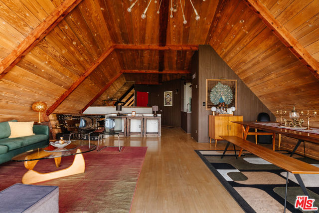 6894 Pacific View Drive, Los Angeles CA: https://media.crmls.org/mediaz/9a67c8ac-b277-4b95-90a2-594883f474d4.jpg