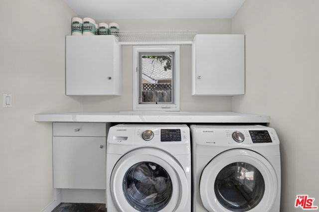 12151 La Maida Street photo 32