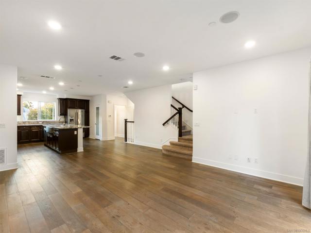 2400 Torrey Pines Rd, La Jolla CA: https://media.crmls.org/mediaz/9a68e46f-167e-459e-86f9-afd6907c4835.jpg