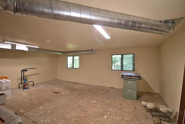 855 Dearborn Park Road, Pescadero CA: https://media.crmls.org/mediaz/9a68ed21-85c3-48b8-aa20-e3273ce229f8.jpg