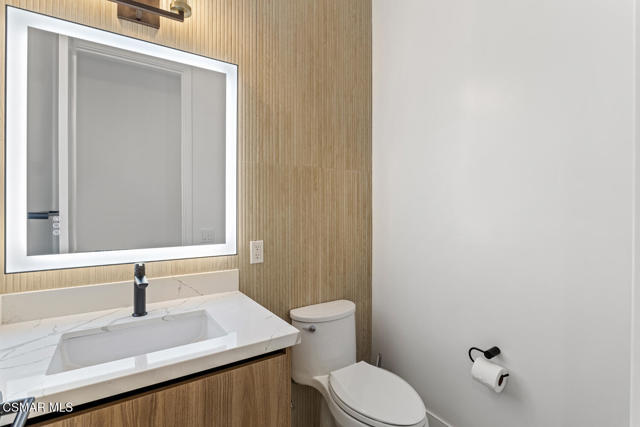 295 Toyon Court, Thousand Oaks CA: https://media.crmls.org/mediaz/9a6935cc-5a47-44d4-869c-e9bf8514b6a9.jpg