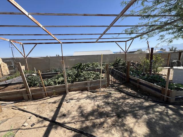 21130 Hot Springs Road, Desert Hot Springs CA: https://media.crmls.org/mediaz/9a696604-6a32-4420-a808-14ae7b58f487.jpg